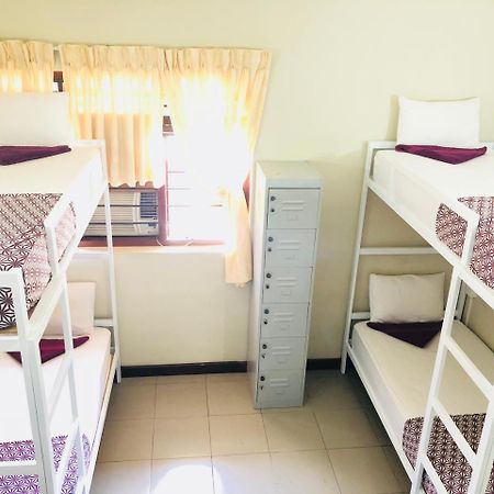 Trip "N" Chill Hostels Colombo Airport Katunayaka Esterno foto